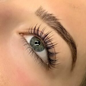 Read more about the article Eyelash Extensions Insurance UK